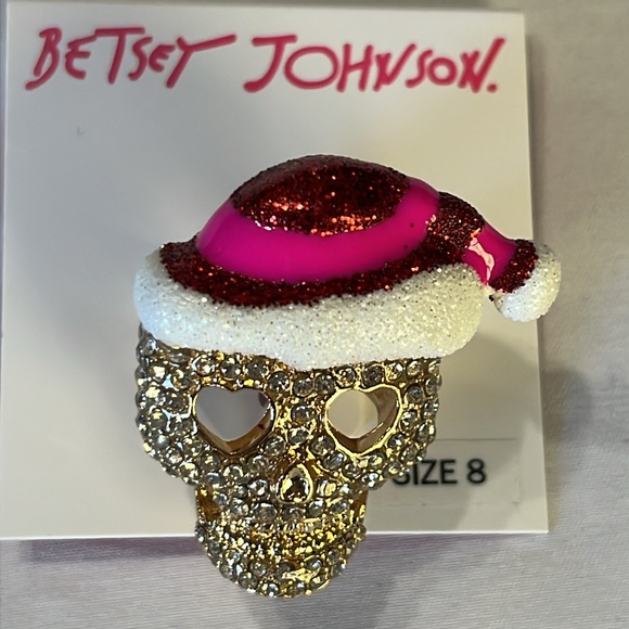 Betsey Johnson Holiday Santa Pink Crystal Skull Ring NWT - Picture 9 of 9